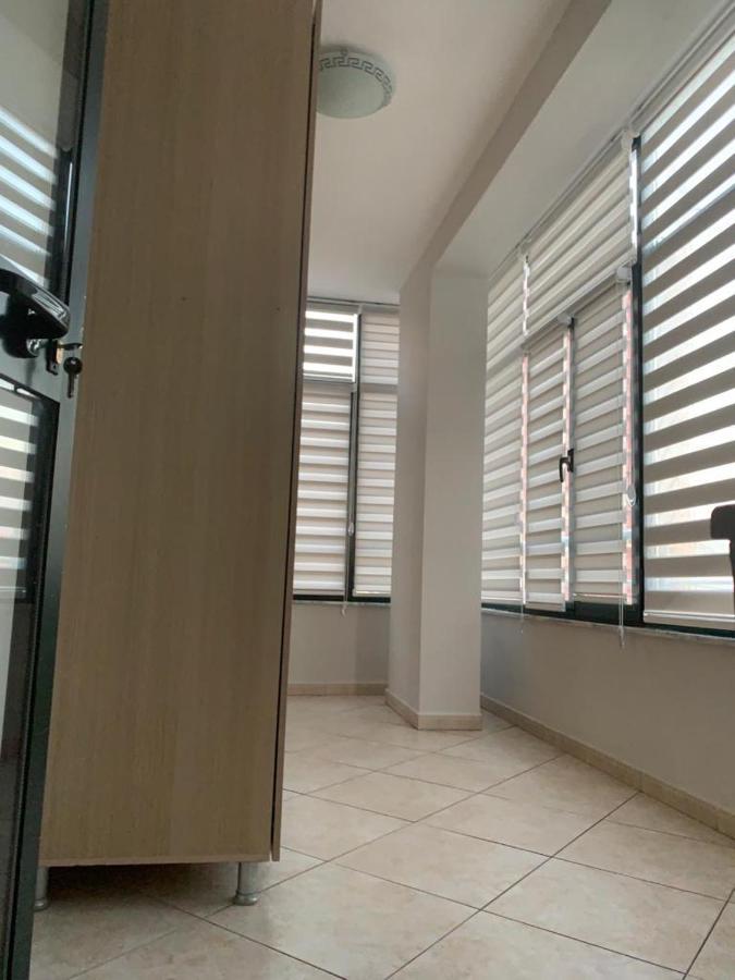 Laureta Central Apartment Tirana Exterior photo